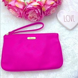 Wallet pink with gold details. 🎀